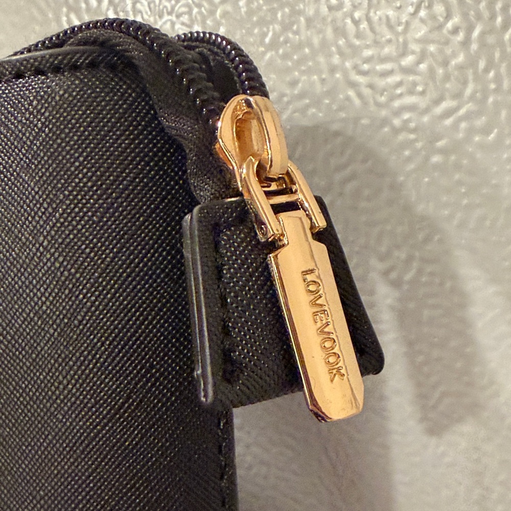 Lovevook Tote Bag with Gold Accents - Picture 6 of 12